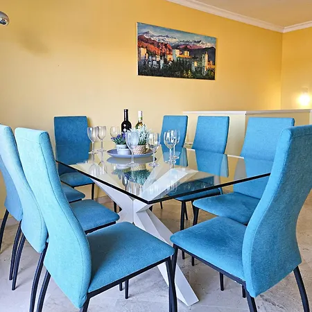 Spacious 4 Bedroom Townhouse In Bahia De Casares