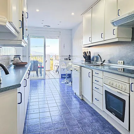 Spacious 4 Bedroom Townhouse In Bahia De Ferienhaus Casares