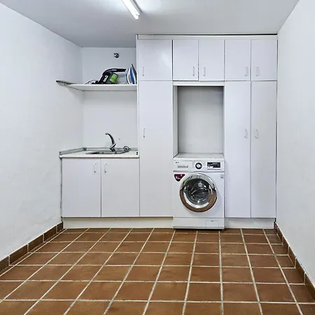 Ferienhaus Spacious 4 Bedroom Townhouse In Bahia De Casares