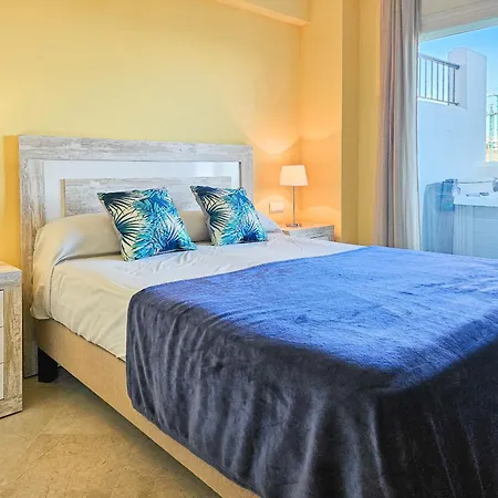 Spacious 4 Bedroom Townhouse In Bahia De Casares