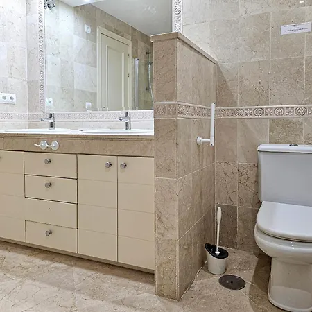 Spacious 4 Bedroom Townhouse In Bahia De Casares