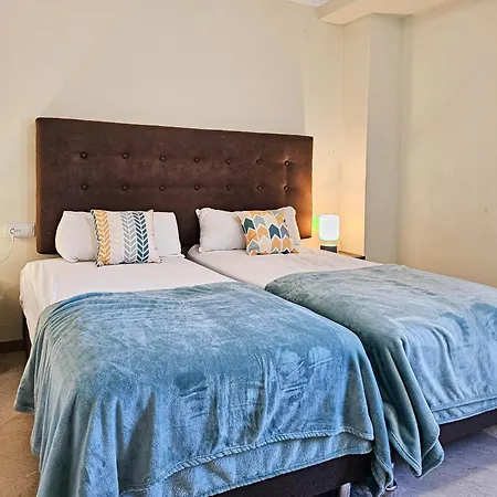 Ferienhaus Spacious 4 Bedroom Townhouse In Bahia De
