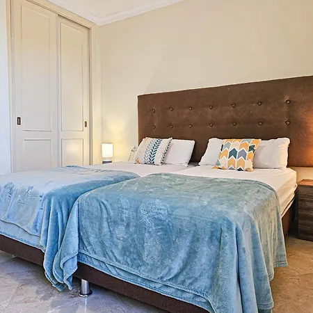Spacious 4 Bedroom Townhouse In Bahia De Ferienhaus