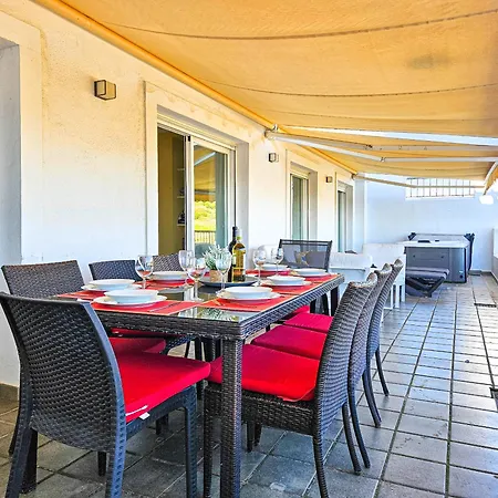 Spacious 4 Bedroom Townhouse In Bahia De * Casares