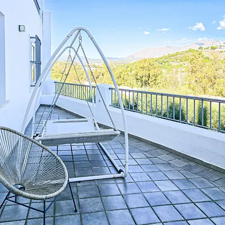 Spacious 4 Bedroom Townhouse In Bahia De