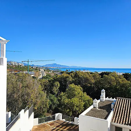 Spacious 4 Bedroom Townhouse In Bahia De Casares