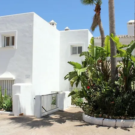 Spacious 4 Bedroom Townhouse In Bahia De